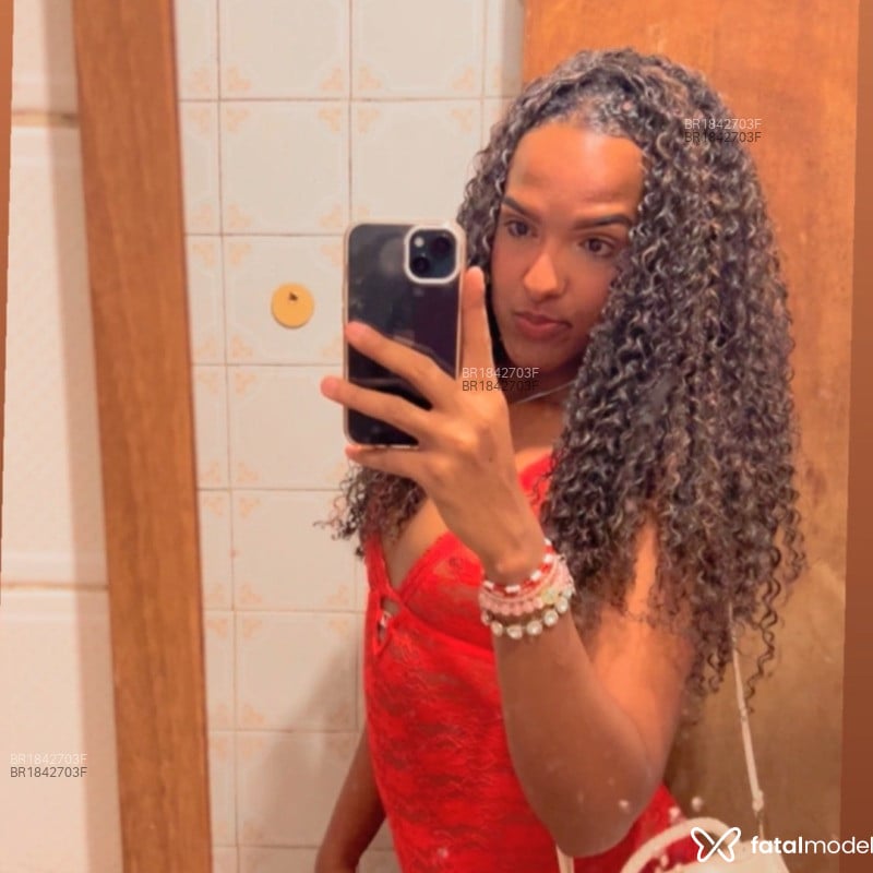 Acompanhante Gaby Amorim - Feed