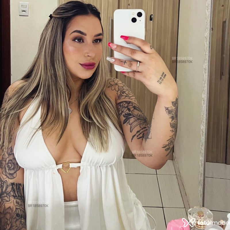 Acompanhante Luiza - Feed
