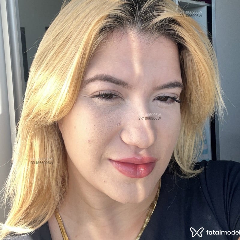 Acompanhante Hanna - Feed