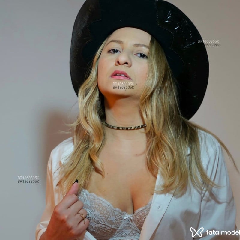 Acompanhante Karina - Feed