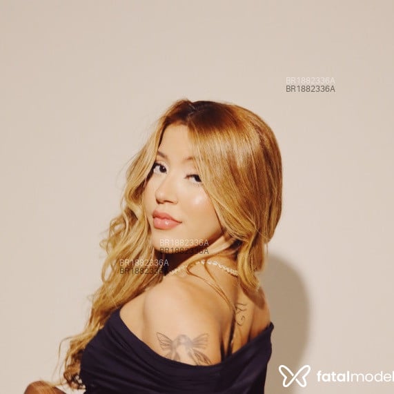 Acompanhante Celine - Feed