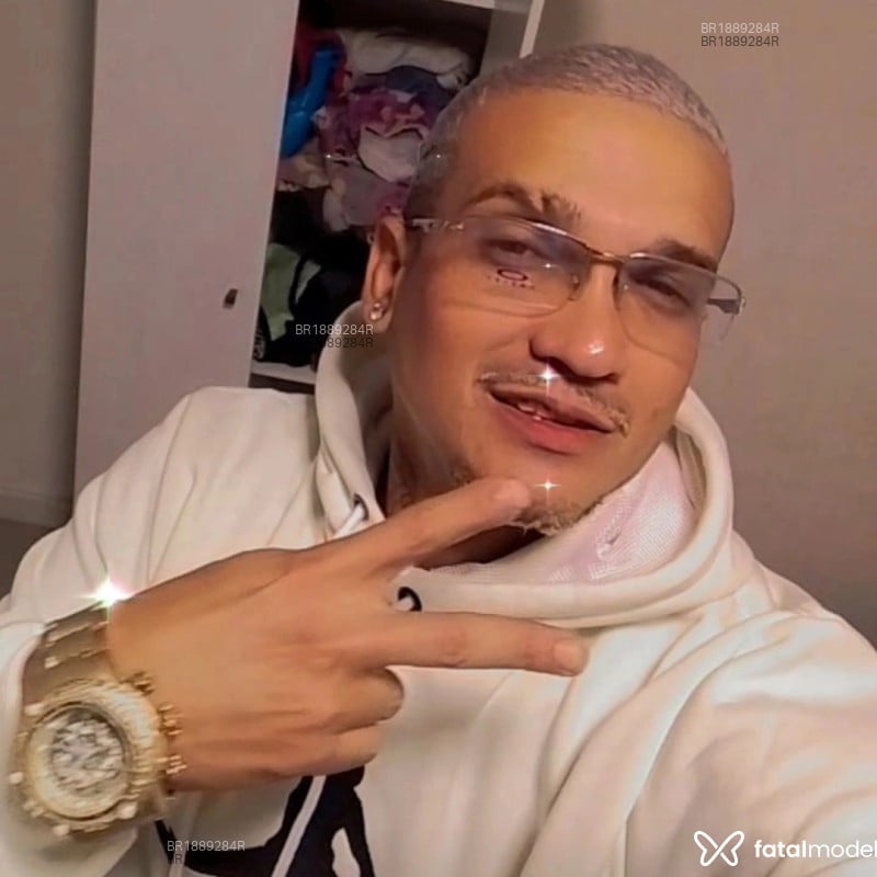 Acompanhante Henrique - Feed