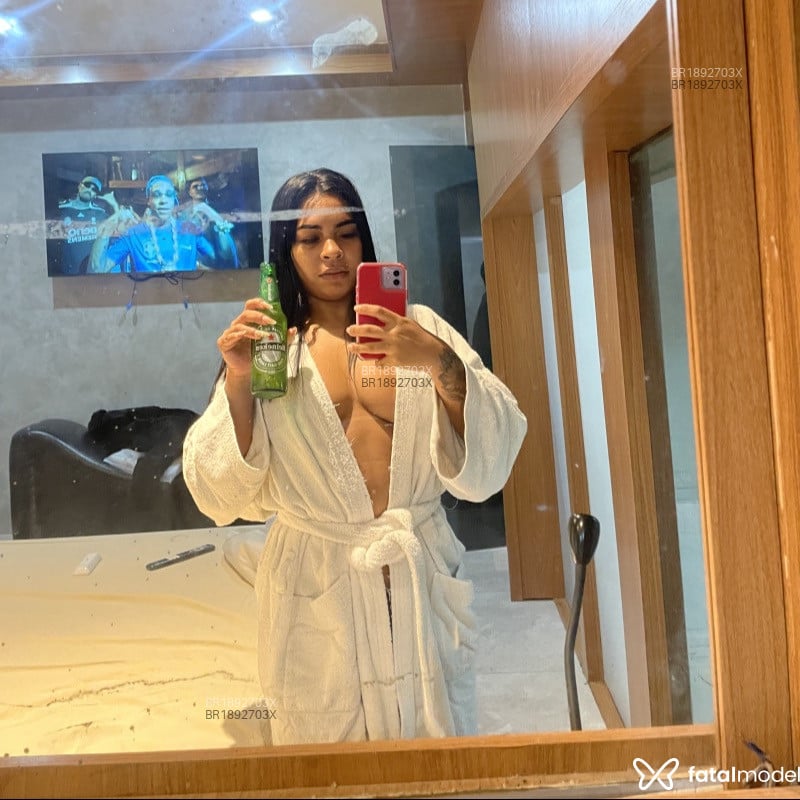 Acompanhante Morena - Feed