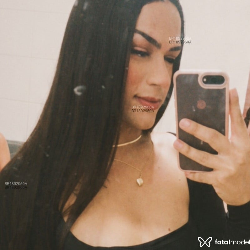 Acompanhante Hanna crystina - Feed