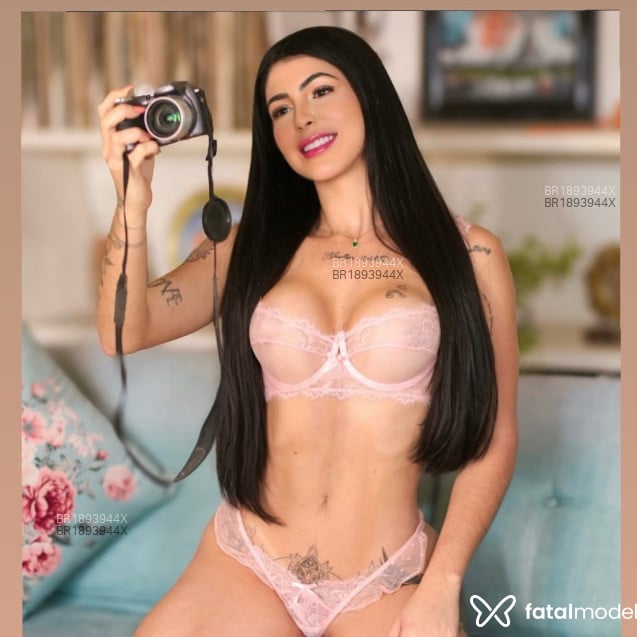 Acompanhante Mirela - Feed