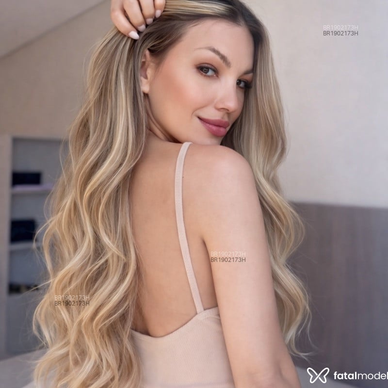 Acompanhante Mia Laurent - Feed