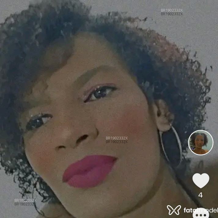Acompanhante Kishaun - Feed