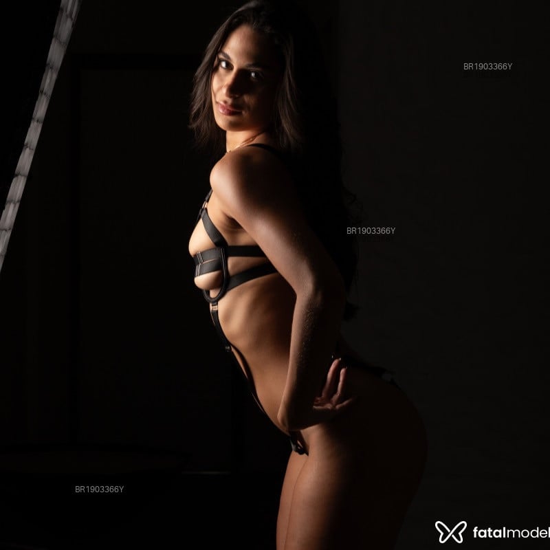 Acompanhante Pietra - Feed
