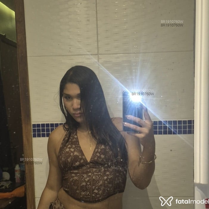 Acompanhante Mai - Feed