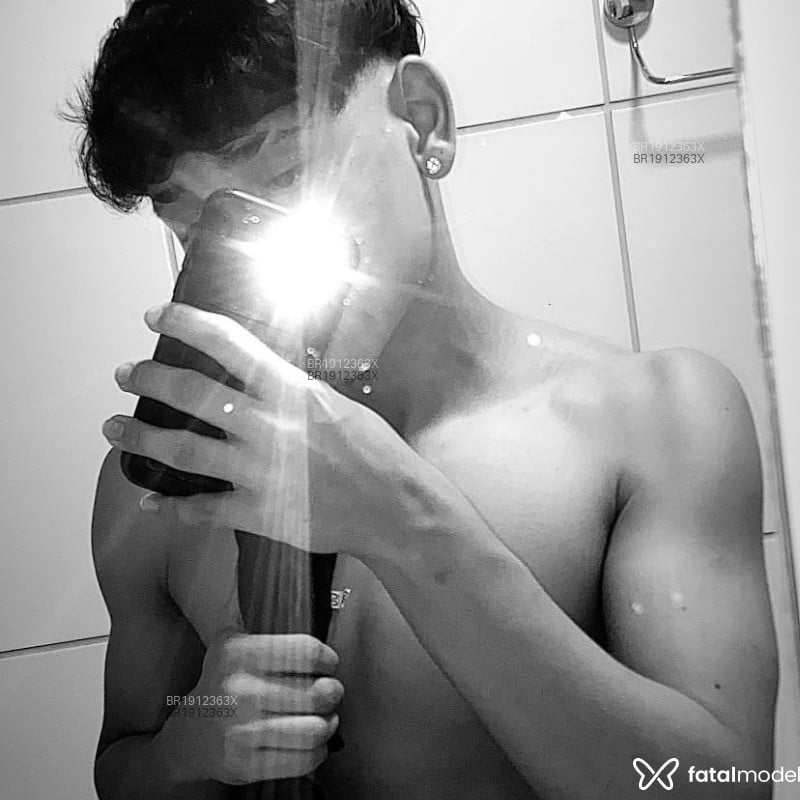 Acompanhante Luan Henrique - Feed