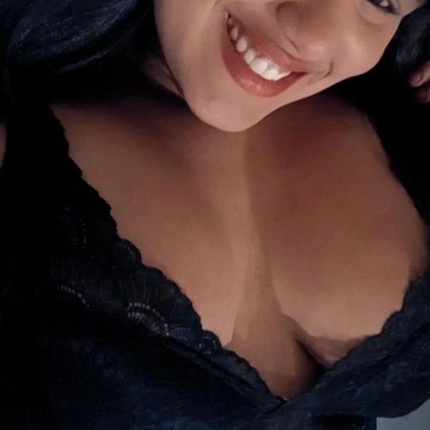 Acompanhante Morena - Feed