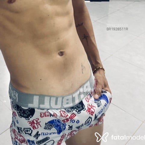 Acompanhante Breno Souza - Feed