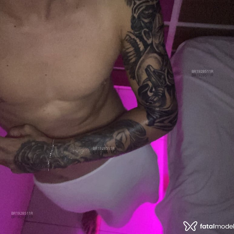 Acompanhante Breno Souza - Feed