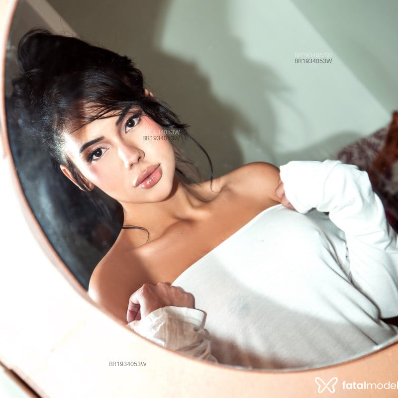 Acompanhante Naomi - Feed