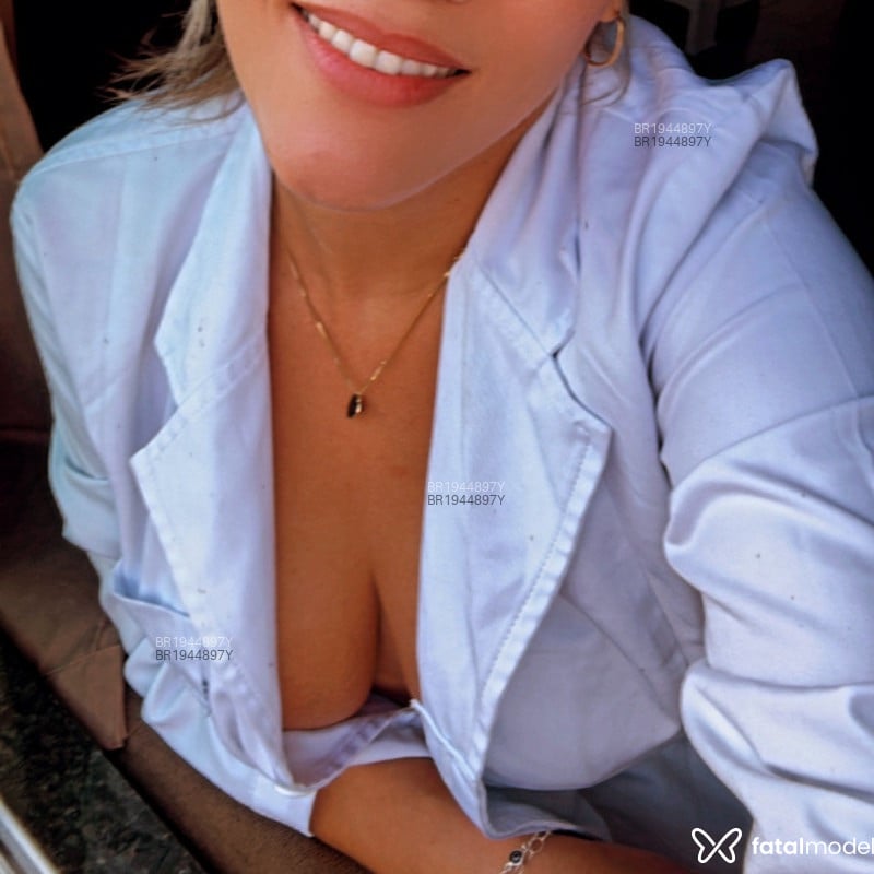 Acompanhante Izza Prado - Feed