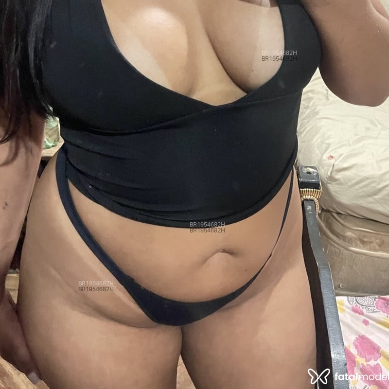 Acompanhante Iza Santos - Feed