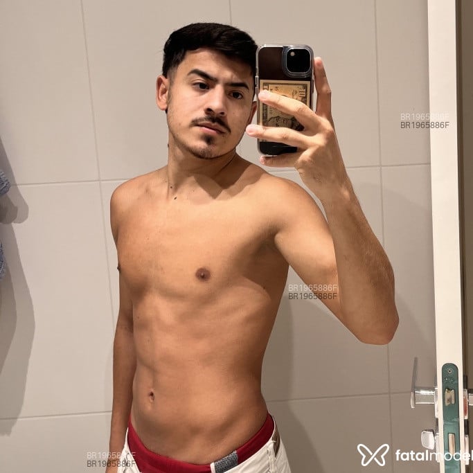 Acompanhante Lucas - Feed