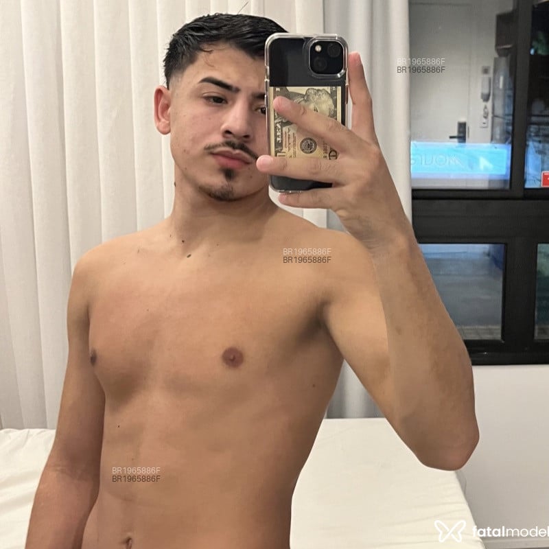 Acompanhante Lucas - Feed