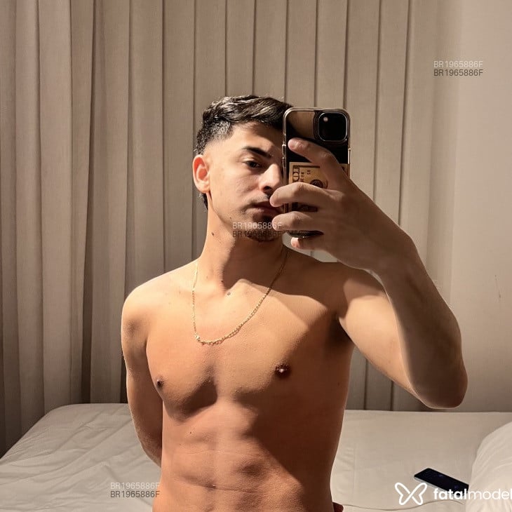 Acompanhante Lucas - Feed