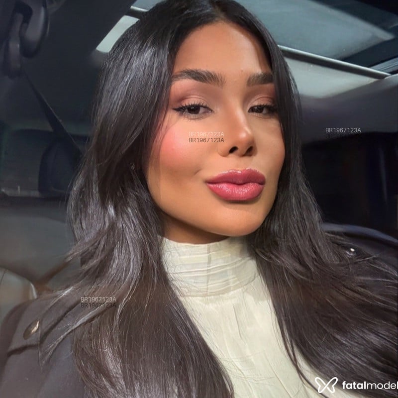 Acompanhante Selena - Feed