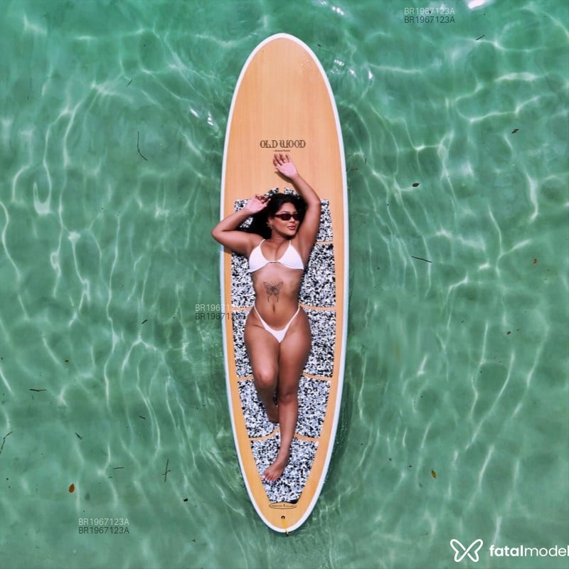 Acompanhante Selena - Feed