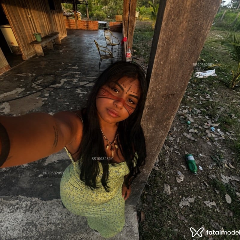 Acompanhante Tainá - Feed