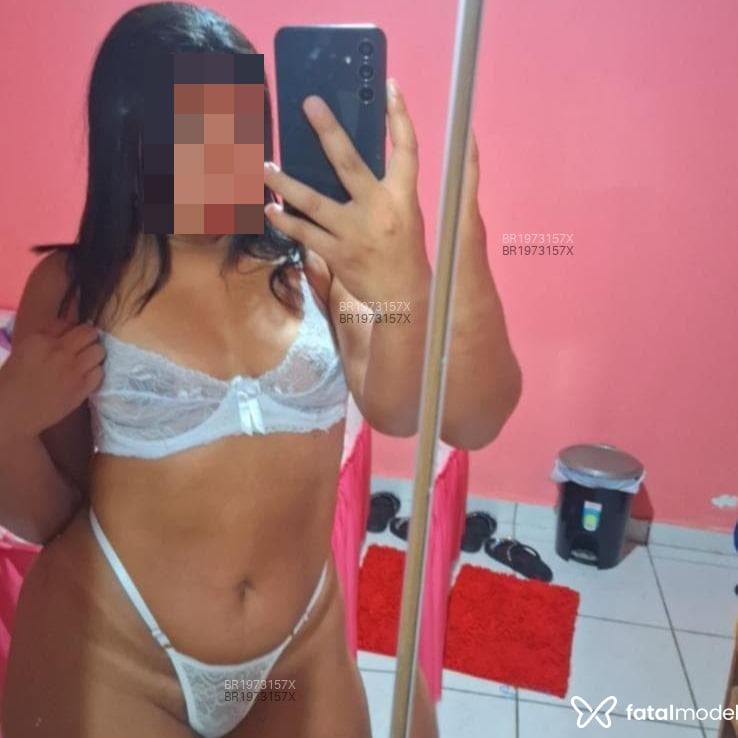 Acompanhante Morena - Feed