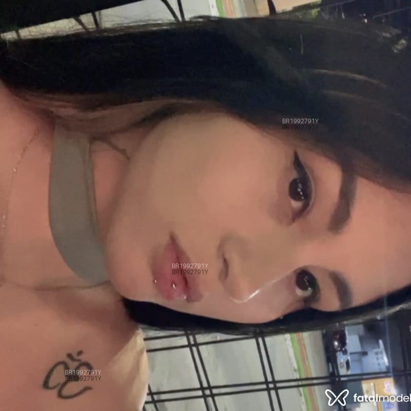 Acompanhante Clara - Feed