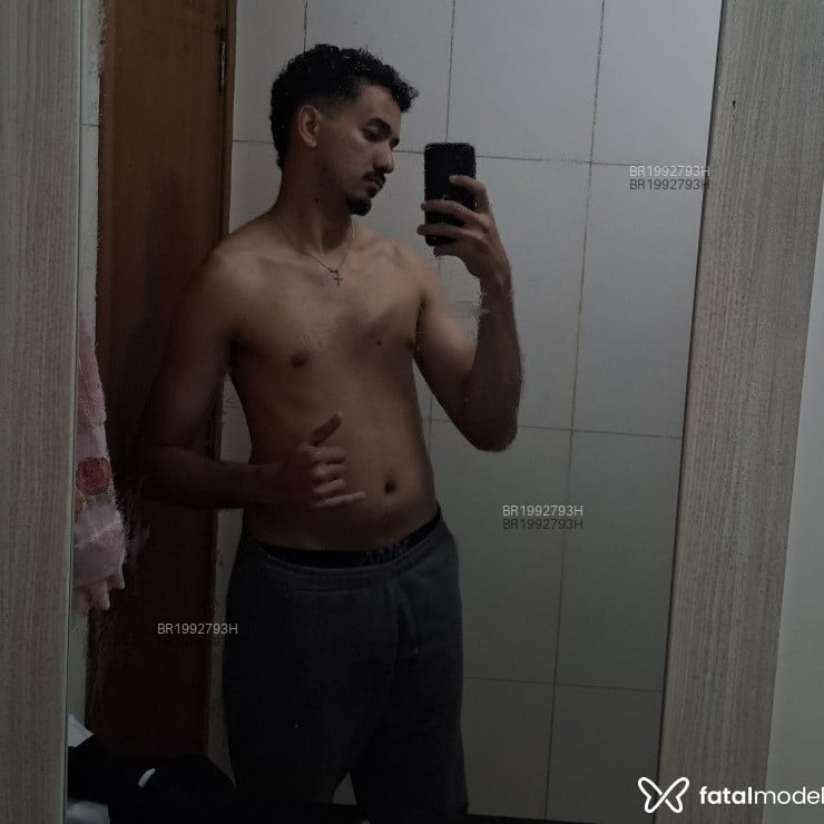 Acompanhante Henrique - Feed