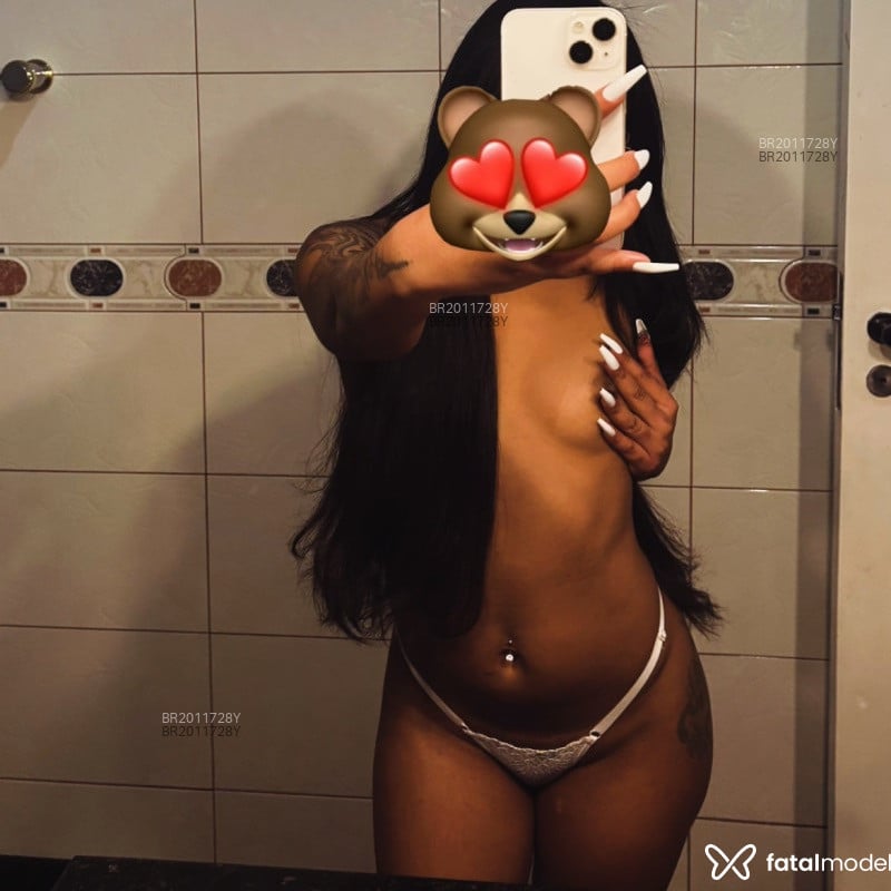 Acompanhante Pollyana - Feed