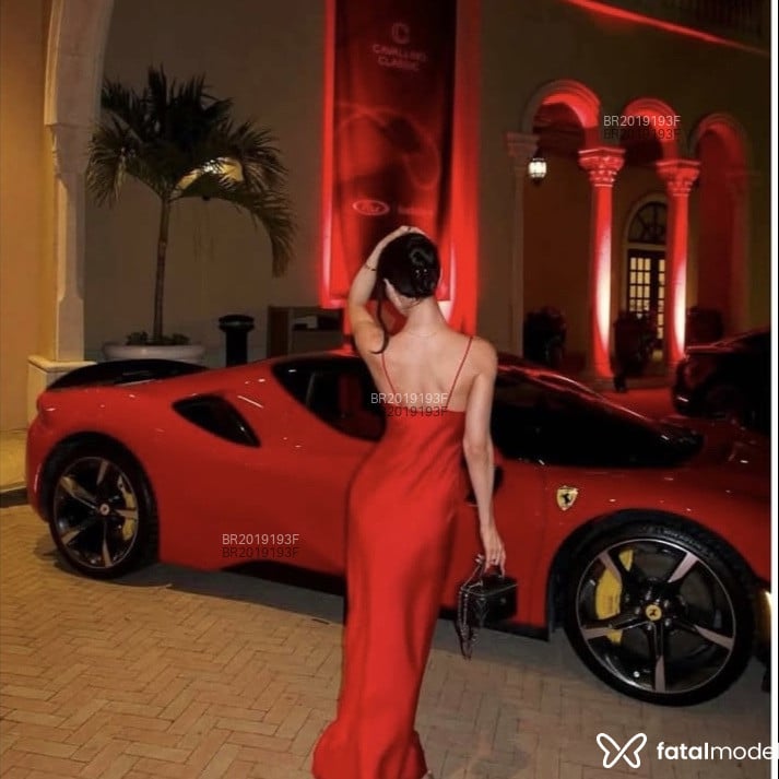Acompanhante Hellen Ferrari - Feed