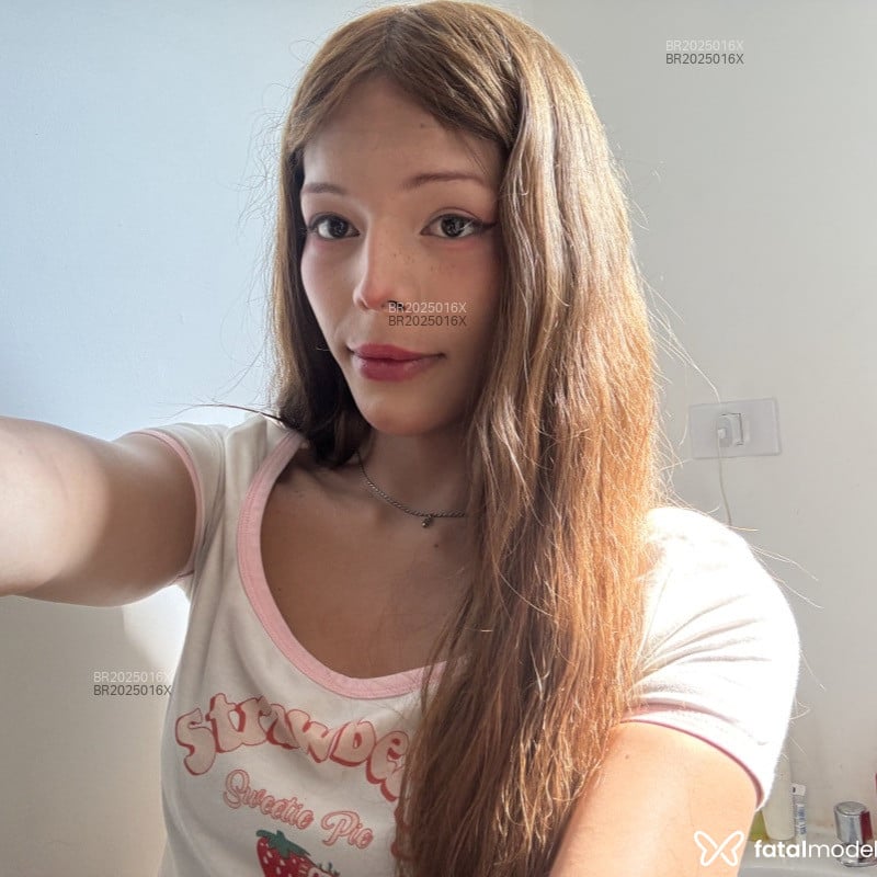 Acompanhante Mia - Feed
