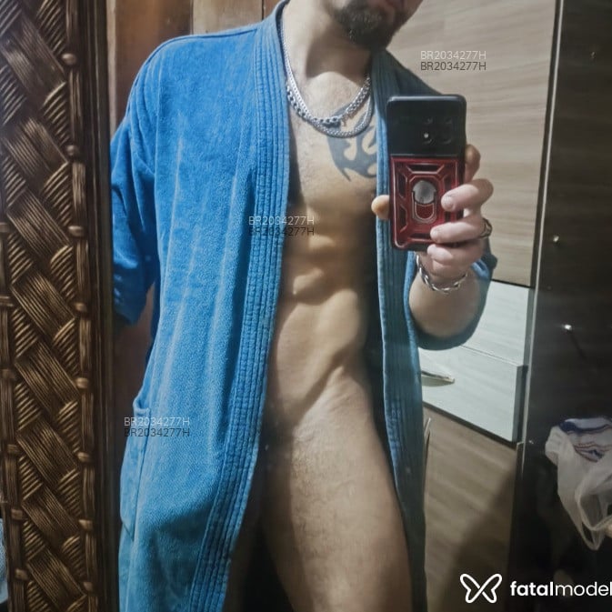Acompanhante Dereck Fernandes - Feed