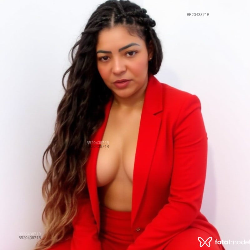 Acompanhante Kye - Feed