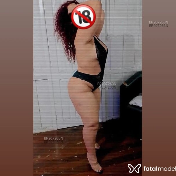 Acompanhante Daphne LeBlanc - Feed