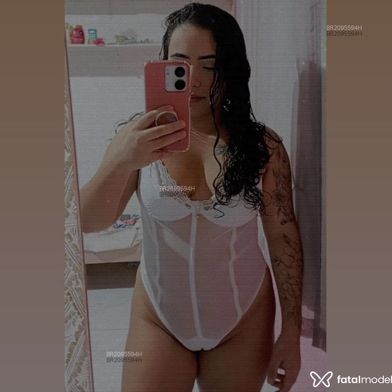 Acompanhante Suellen Oliveira - Feed