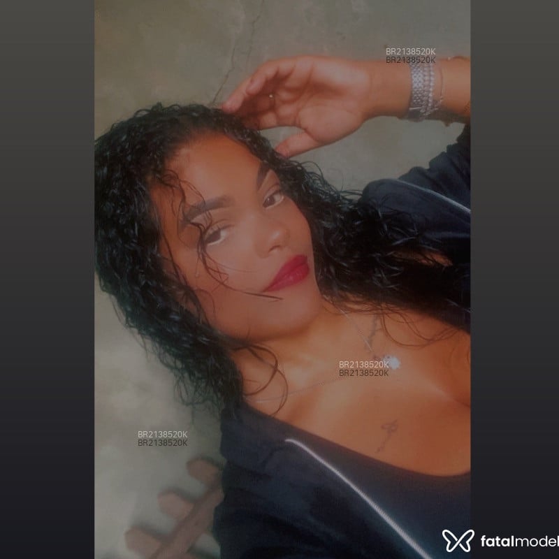 Acompanhante Regiane Oliver - Feed