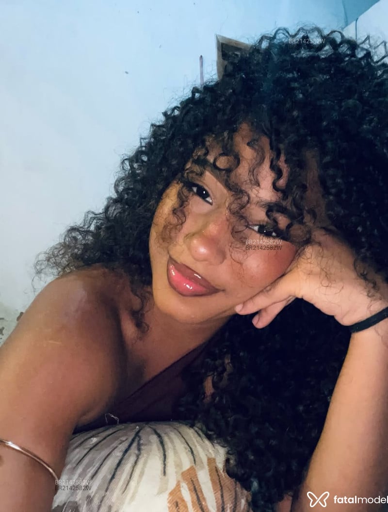 Acompanhante Carine - Feed