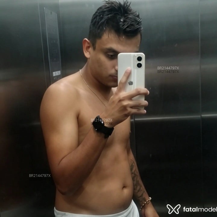 Acompanhante Henrique - Feed