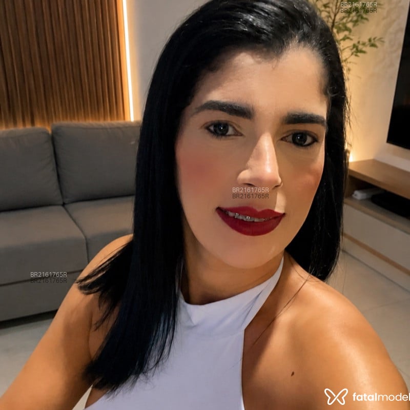 Acompanhante Alyne - Feed