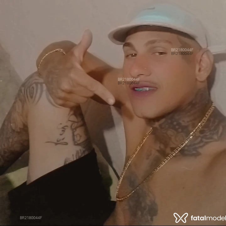 Acompanhante Henrique - Feed