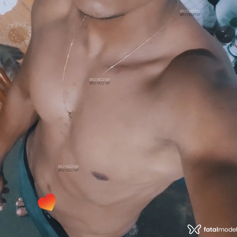 Acompanhante Brian - Feed