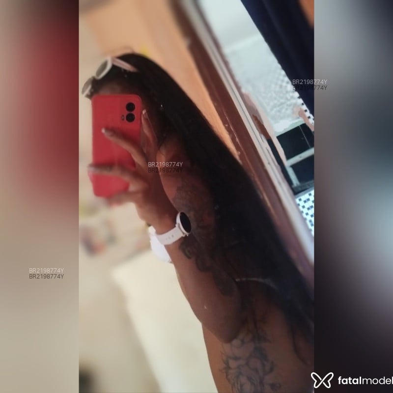 Acompanhante Preta - Feed