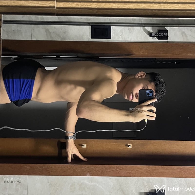 Acompanhante Kevinho - Feed