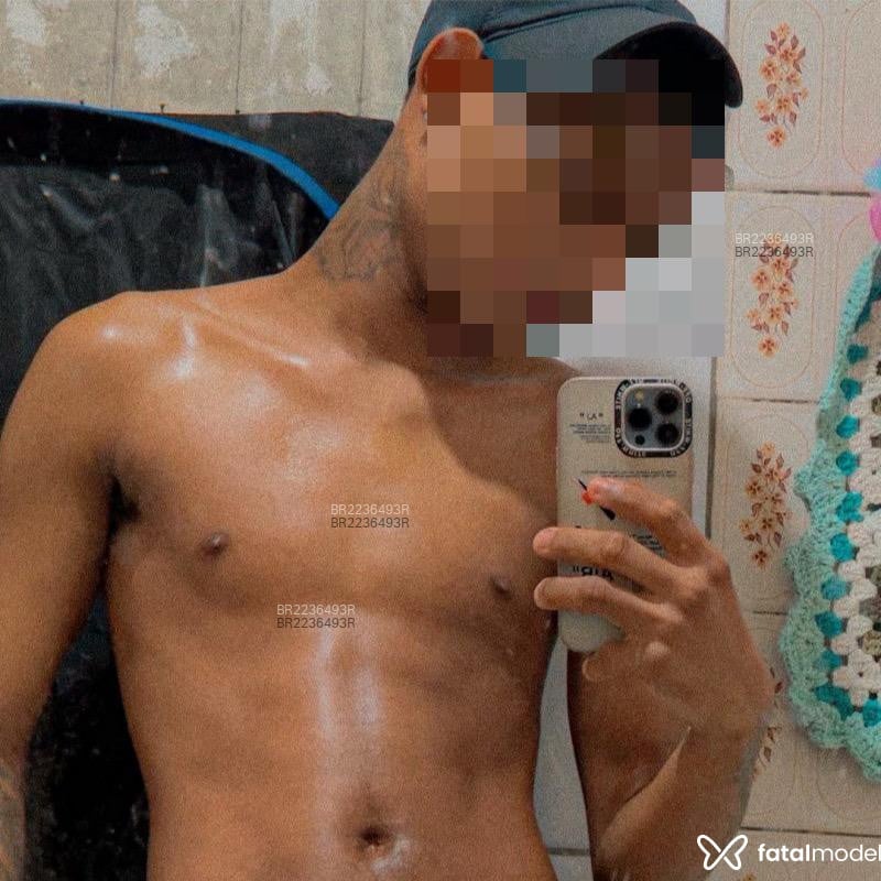 Acompanhante Pretinho - Feed