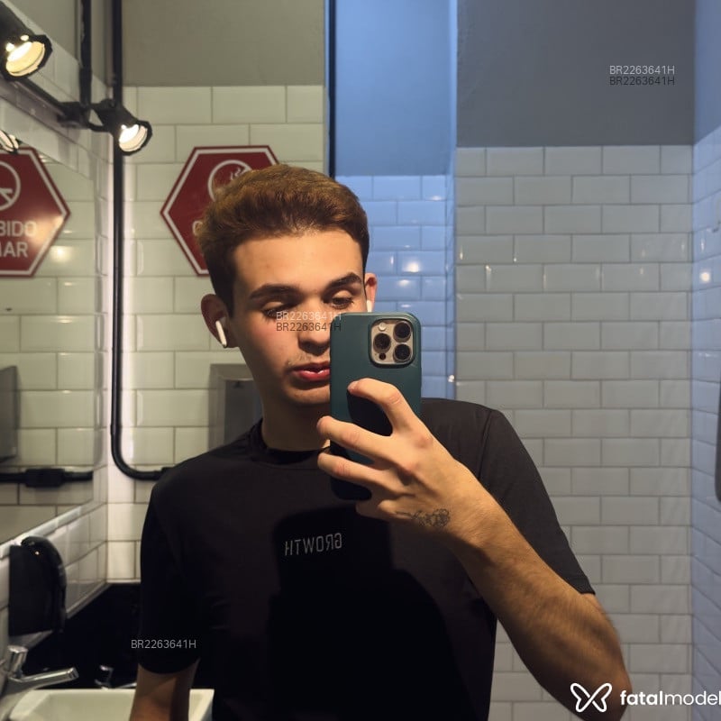 Acompanhante Lucas - Feed