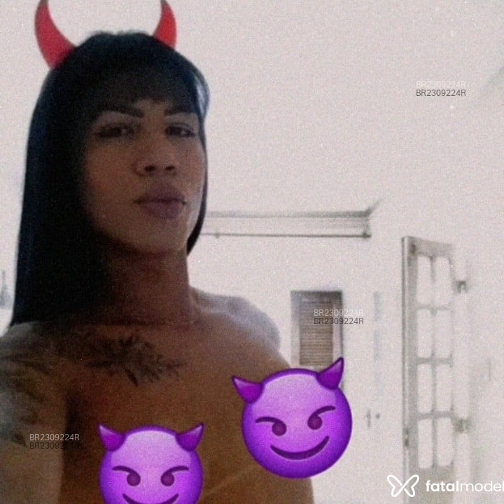 Acompanhante Ya Vick - Feed
