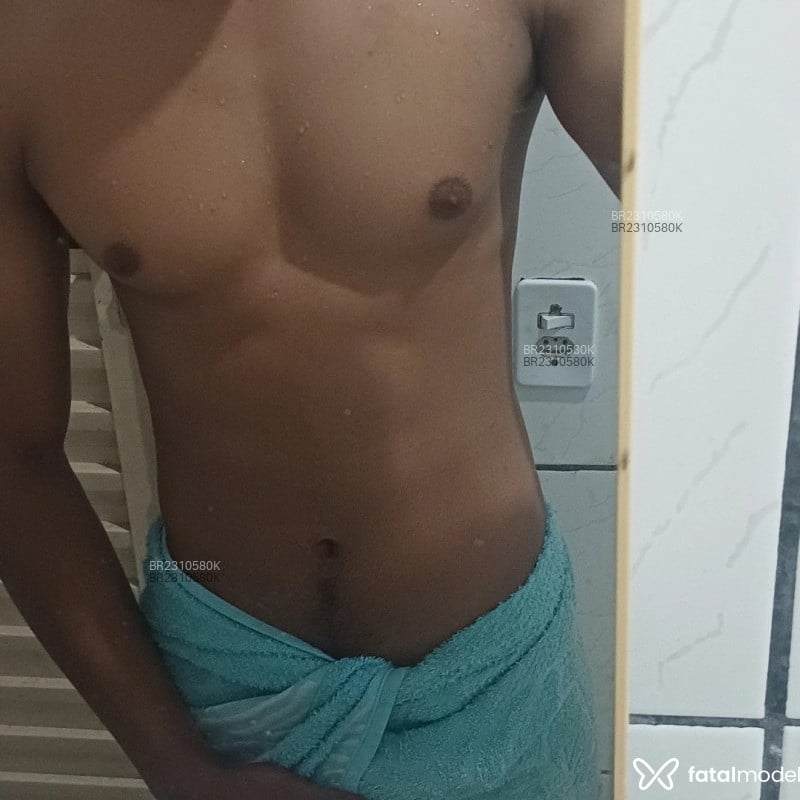 Acompanhante Pretinho - Feed