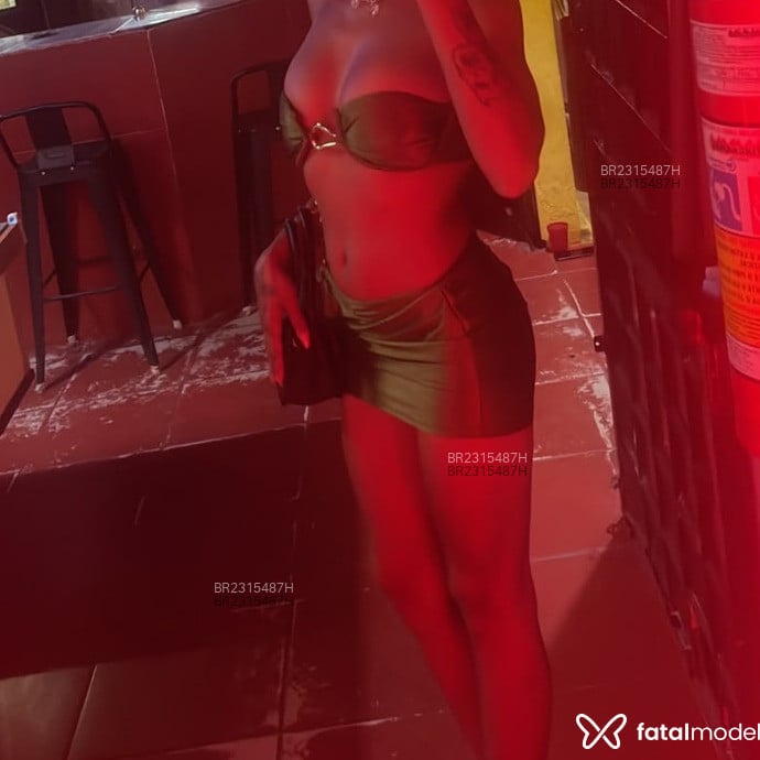 Acompanhante Cachinhosdourado - Feed