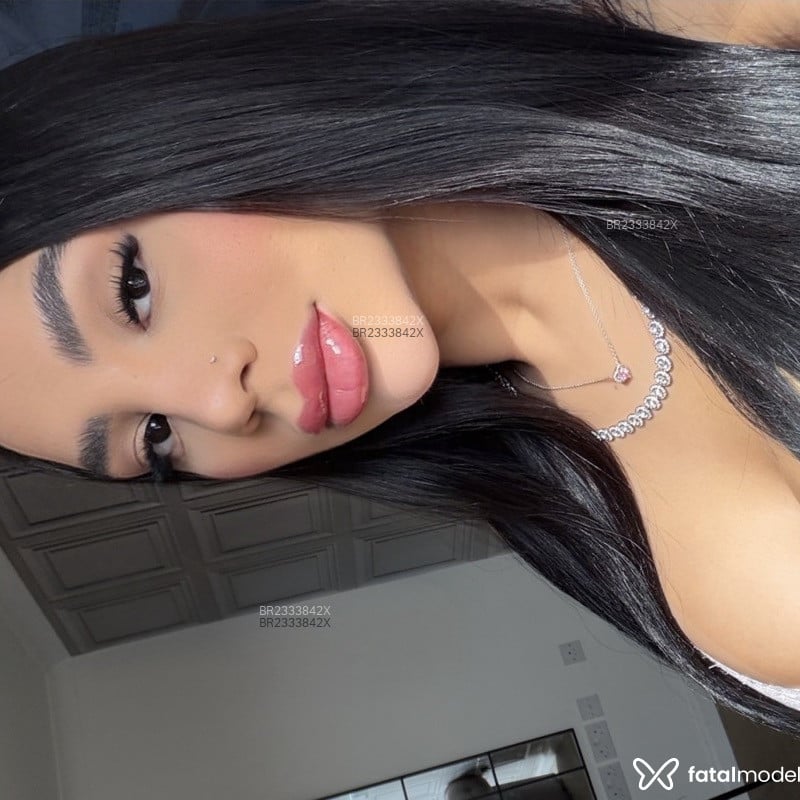 Acompanhante Agata - Feed